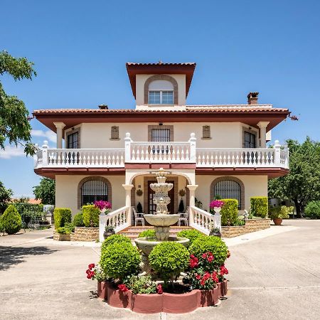Vila Vivienda Turistica Rural Mari Carmen Baeza Exteriér fotografie