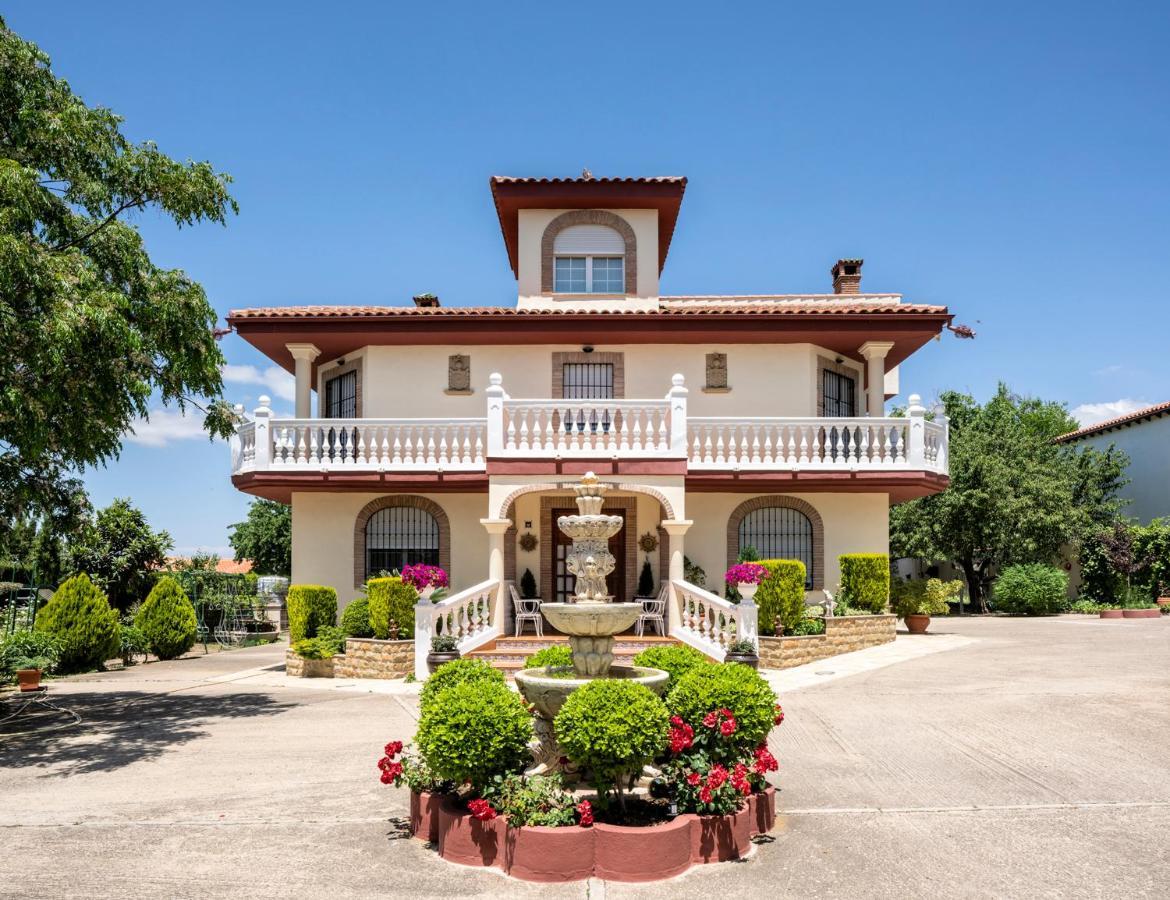 Vila Vivienda Turistica Rural Mari Carmen Baeza Exteriér fotografie